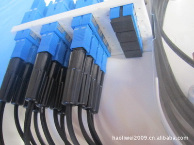 光通信网络基石 SC16/32芯光纤分线箱详解与应用